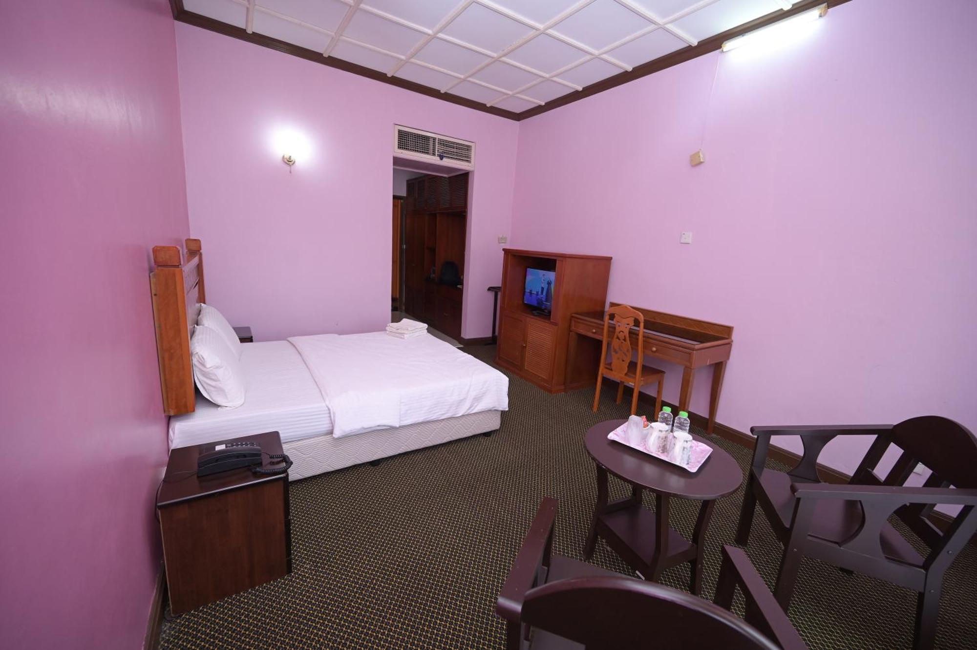 Kesedar Hotel Travel & Tours Sdn Bhd Gua Musang Buitenkant foto