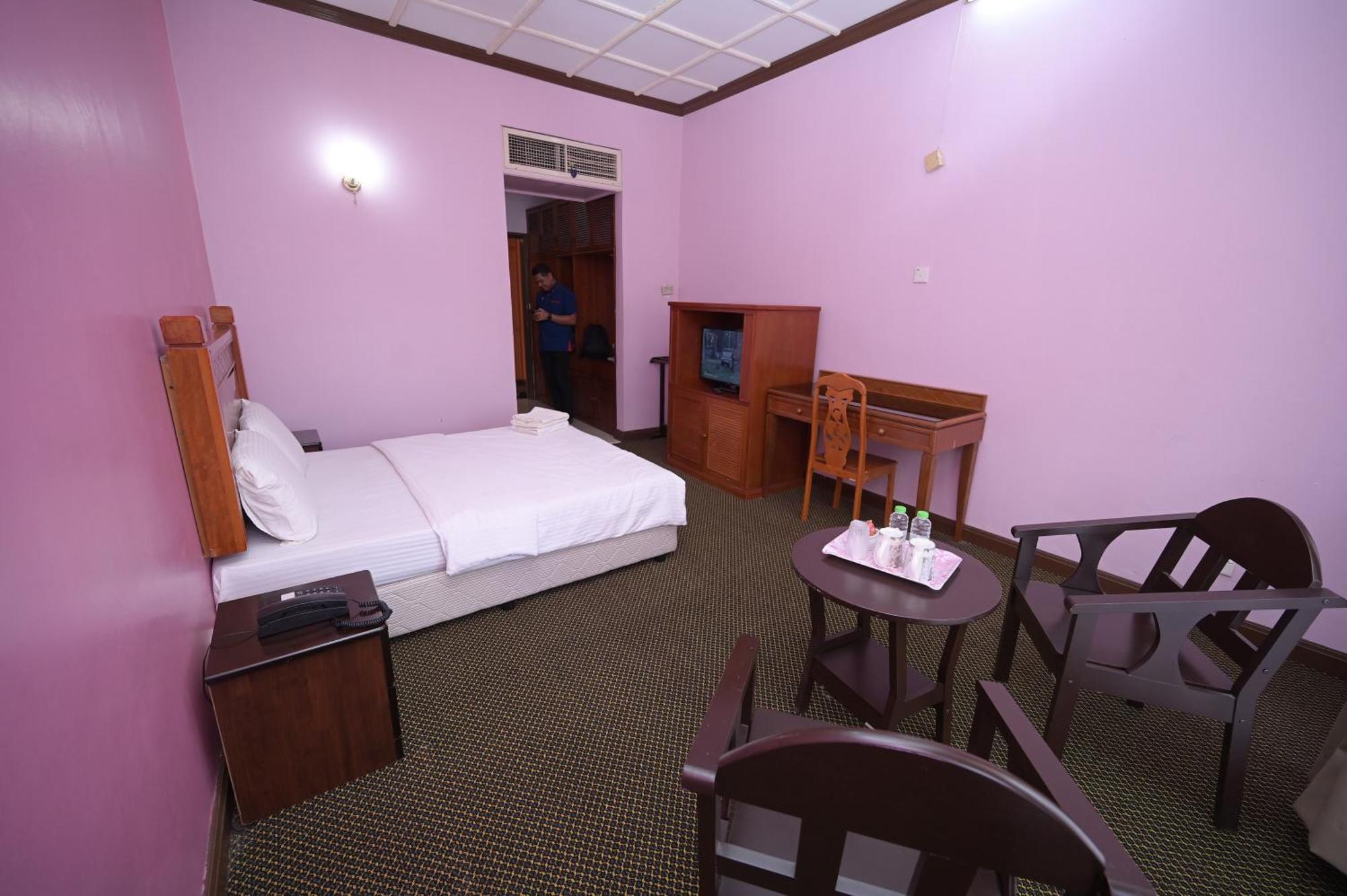 Kesedar Hotel Travel & Tours Sdn Bhd Gua Musang Buitenkant foto