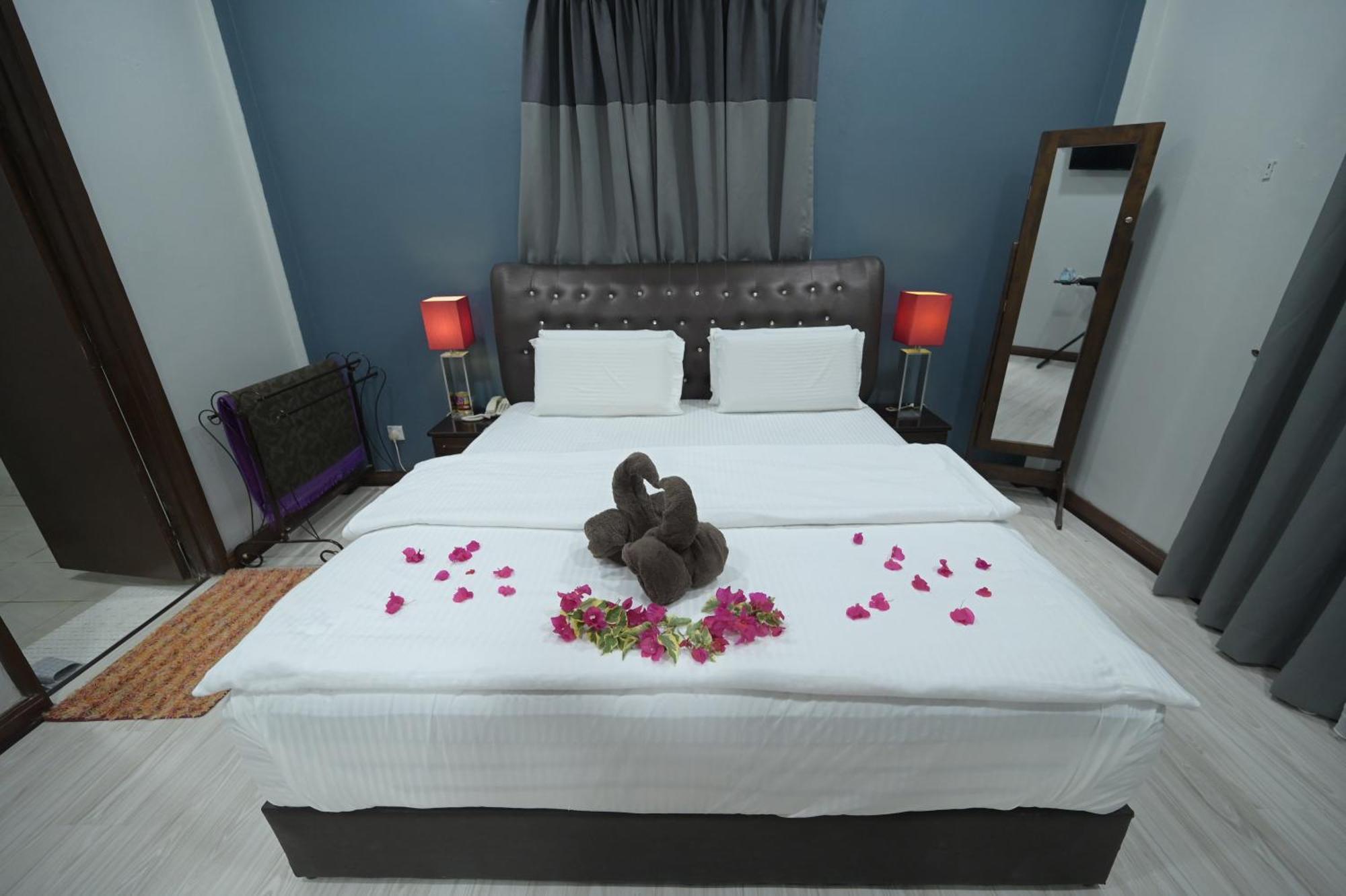 Kesedar Hotel Travel & Tours Sdn Bhd Gua Musang Buitenkant foto