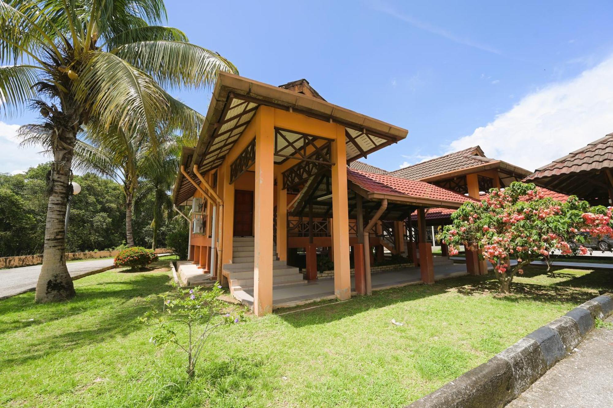 Kesedar Hotel Travel & Tours Sdn Bhd Gua Musang Buitenkant foto