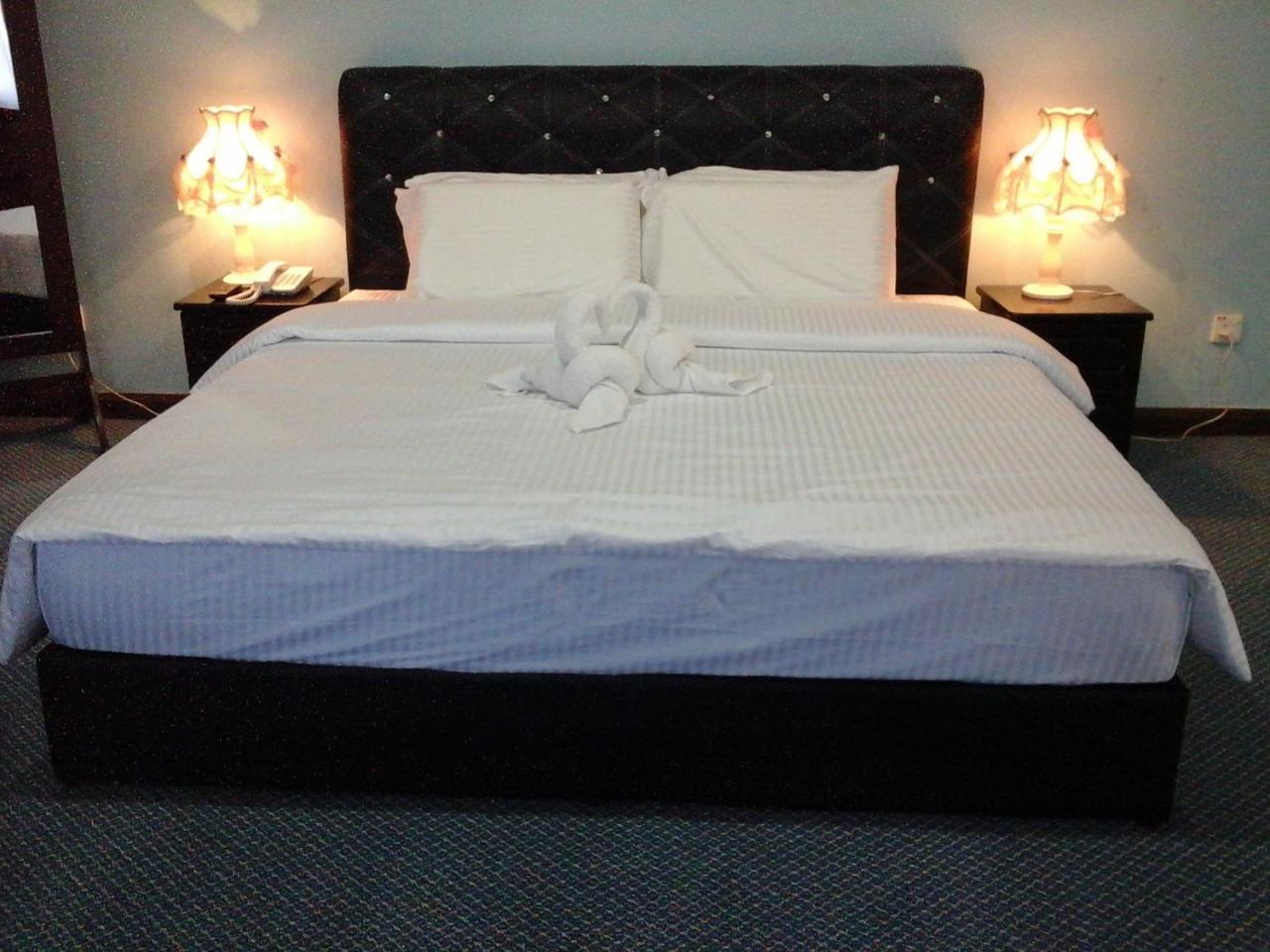 Kesedar Hotel Travel & Tours Sdn Bhd Gua Musang Buitenkant foto